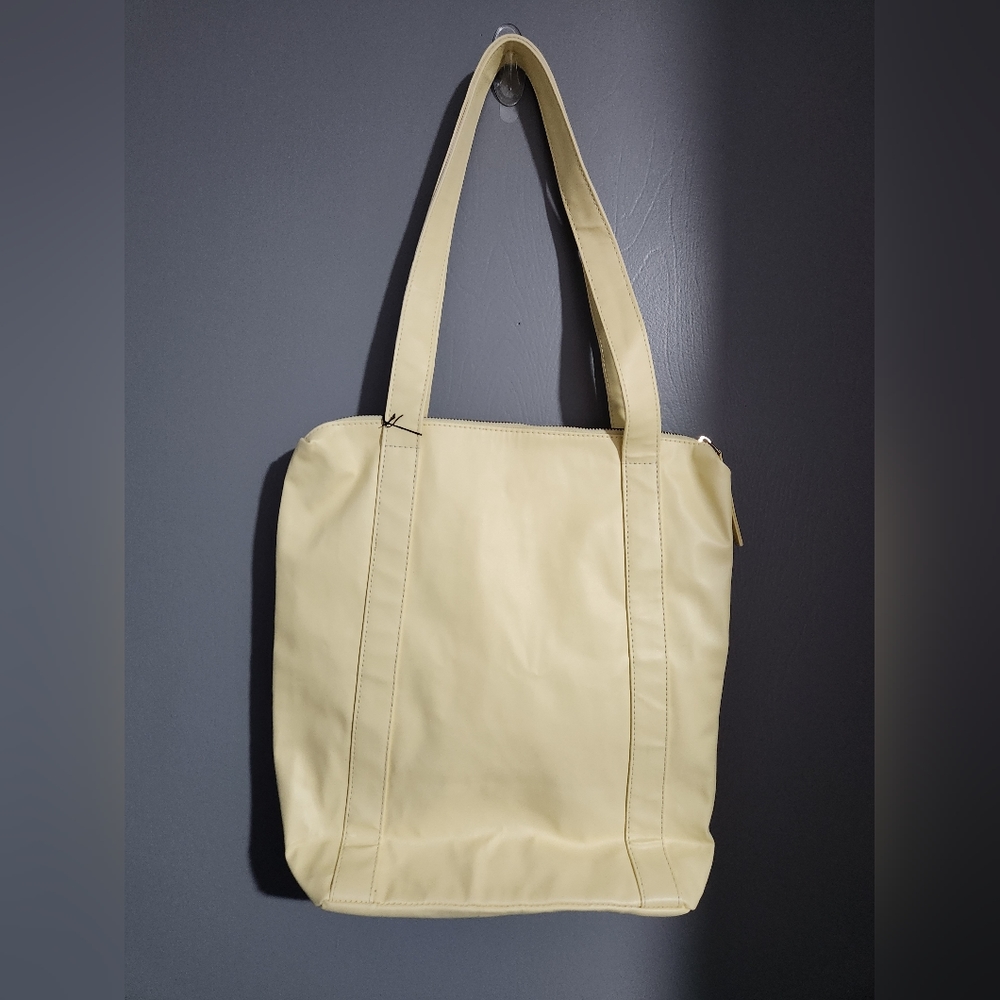 Area Stars Zipper Tote - Picture 2 of 8